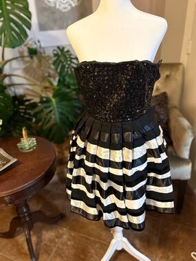 Alice + Olivia Black Sequin Strapless Dress